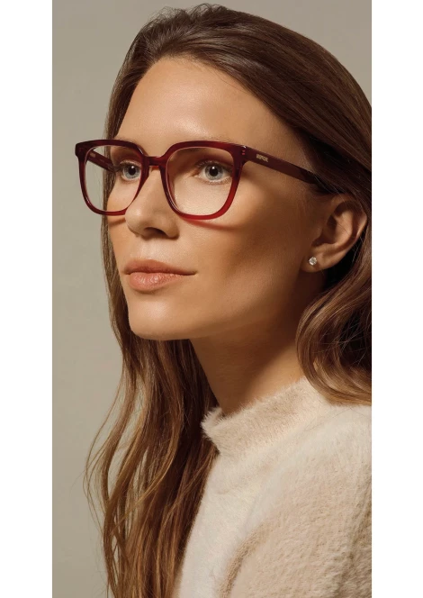 Ksenia P. 297104