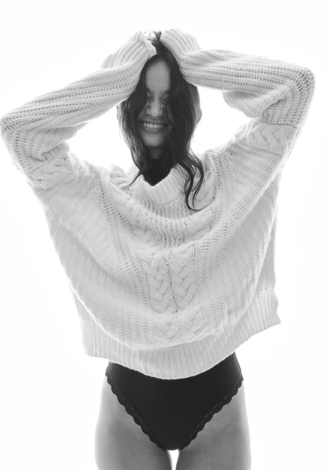 Thais Souza 415659