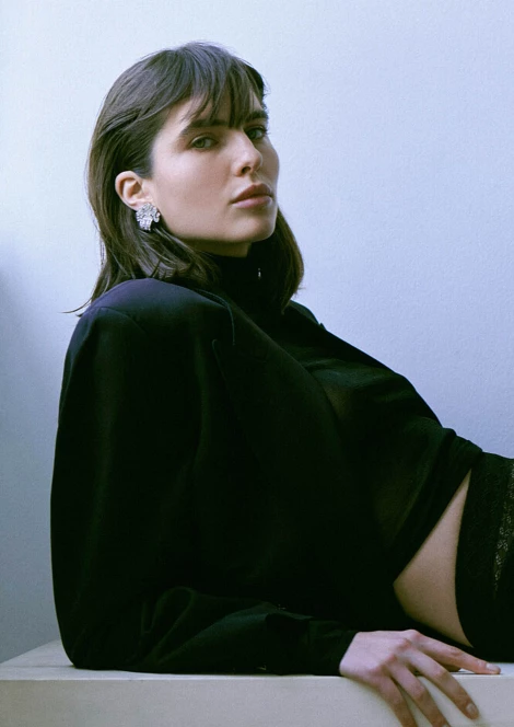 Julie Oli 370590