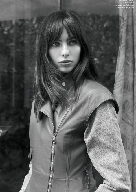 Julie Oli 370601