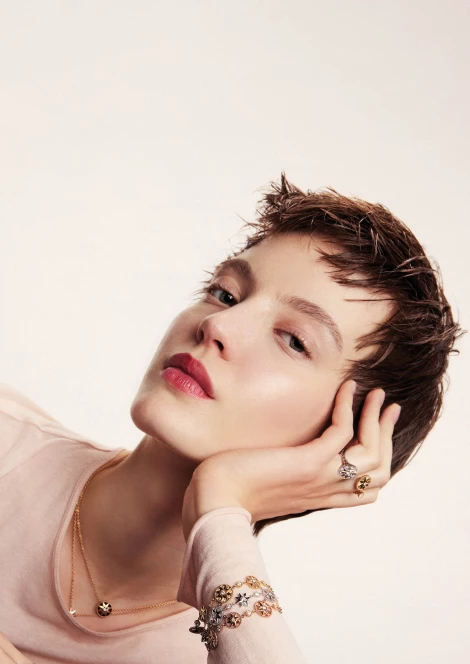 Anouk Weishaupt 398434