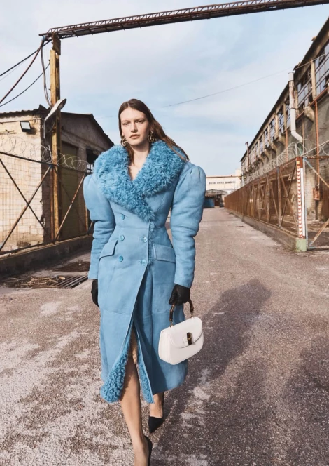 Karolina Capkova 397677