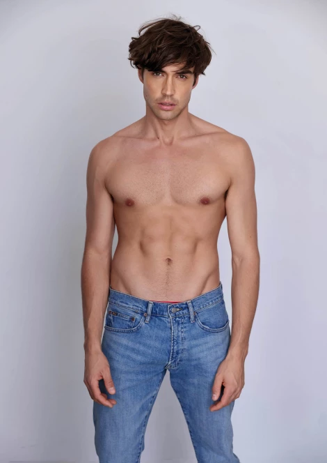 Nikolai Furniss 390609