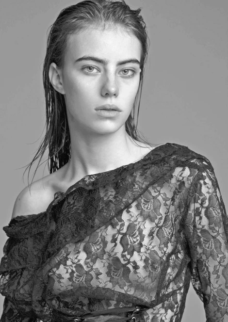 Karyna Maziar 290168