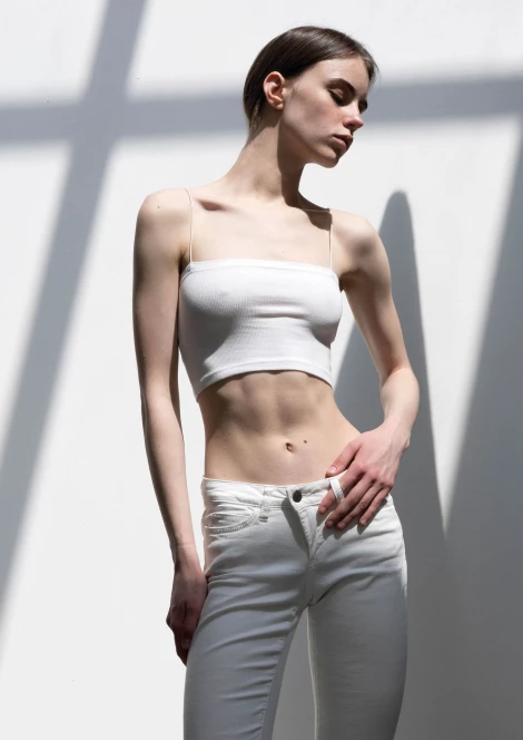 Karyna Maziar 299143