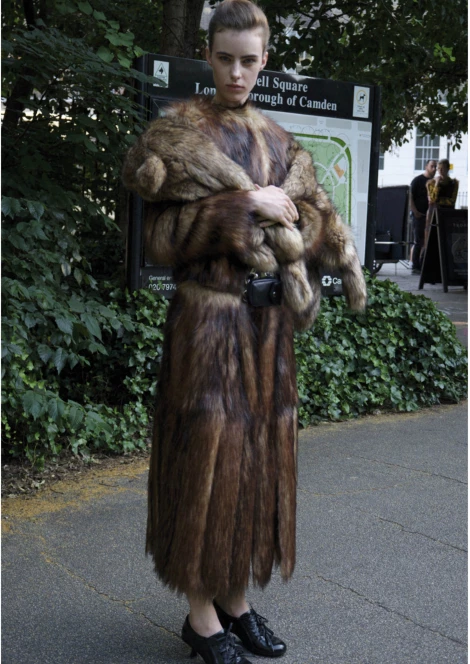 Karyna Maziar 383060