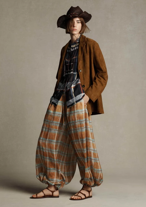 Karyna Maziar 391317