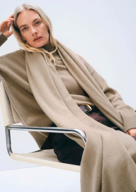 Julia Dunstall 397055