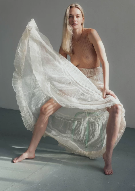 Julia Dunstall 397063