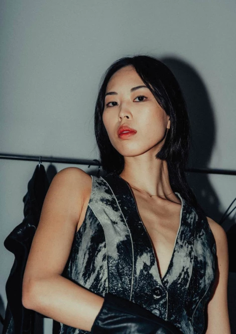 Miho Shiratori 399957