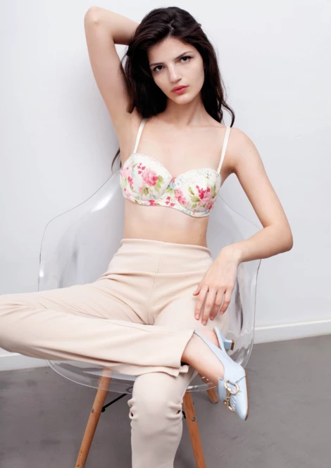 Paula Brindus 374998