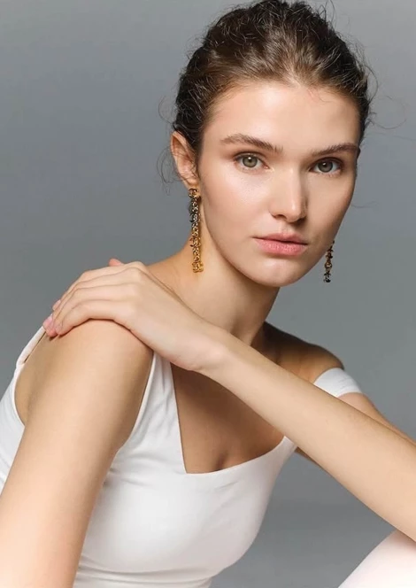 Arina  409249